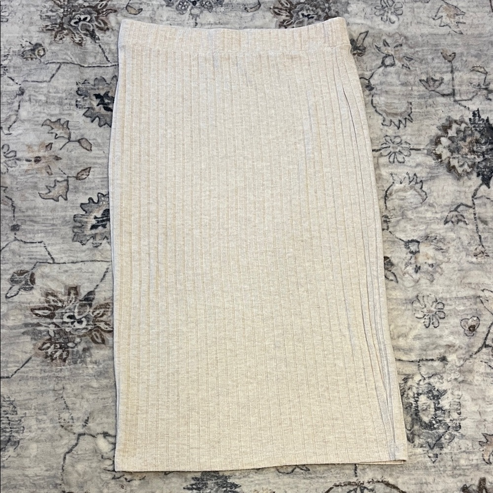 3/$25🎃Universal Thread Cream Ribbed Pencil Skirt